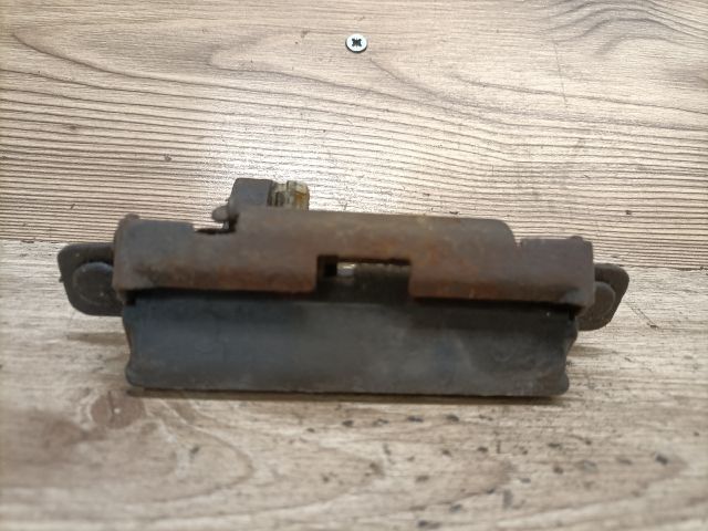 bontott MAZDA 2 Csomagtérajtó Kilincs