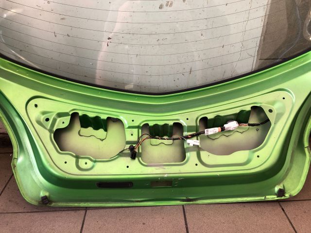 bontott MAZDA 2 Csomagtérajtó (Részeivel)