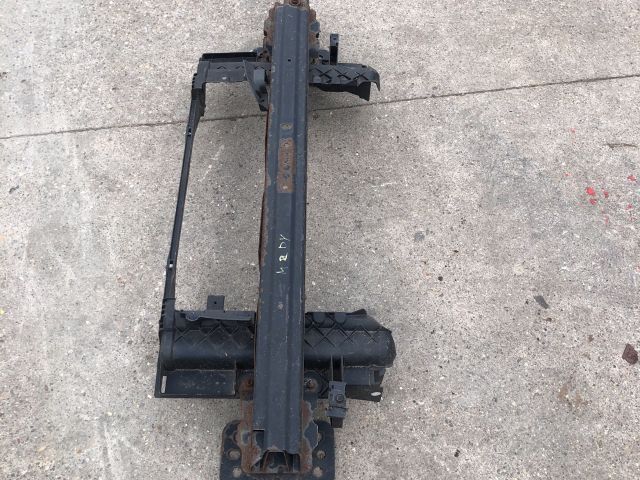 bontott MAZDA 2 Első Lökhárító Merevítő (Fém)