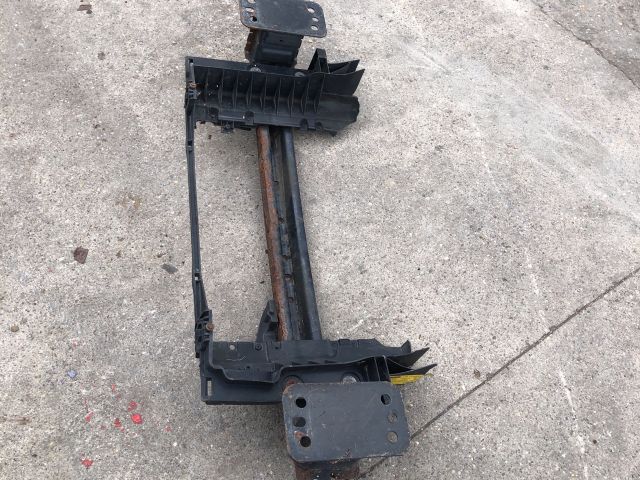 bontott MAZDA 2 Első Lökhárító Merevítő (Fém)