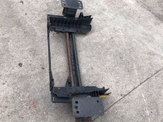 bontott MAZDA 2 Első Lökhárító Merevítő (Fém)