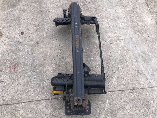 bontott MAZDA 2 Első Lökhárító Merevítő (Fém)