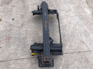 bontott MAZDA 2 Első Lökhárító Merevítő (Fém)