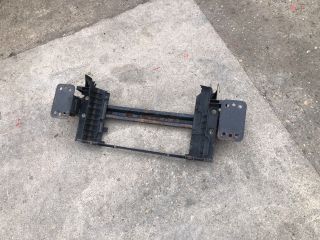 bontott MAZDA 2 Első Lökhárító Merevítő (Fém)