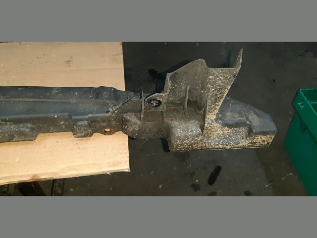 bontott MAZDA 2 Első Lökhárító Merevítő (Fém)