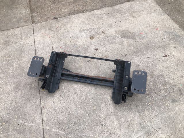 bontott MAZDA 2 Első Lökhárító Merevítő (Fém)