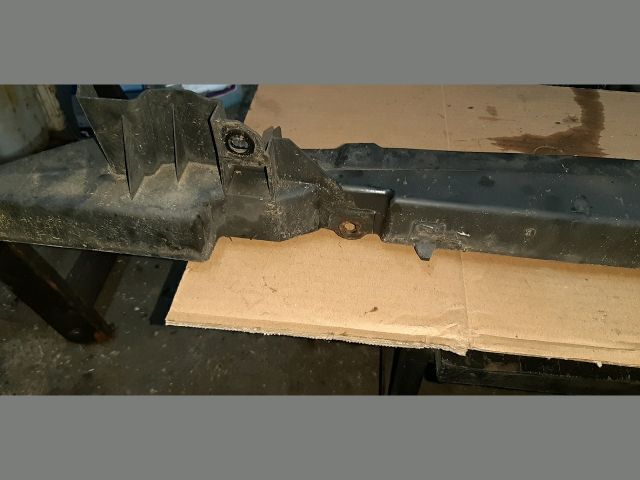 bontott MAZDA 2 Első Lökhárító Merevítő (Fém)