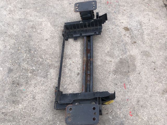 bontott MAZDA 2 Első Lökhárító Merevítő (Fém)