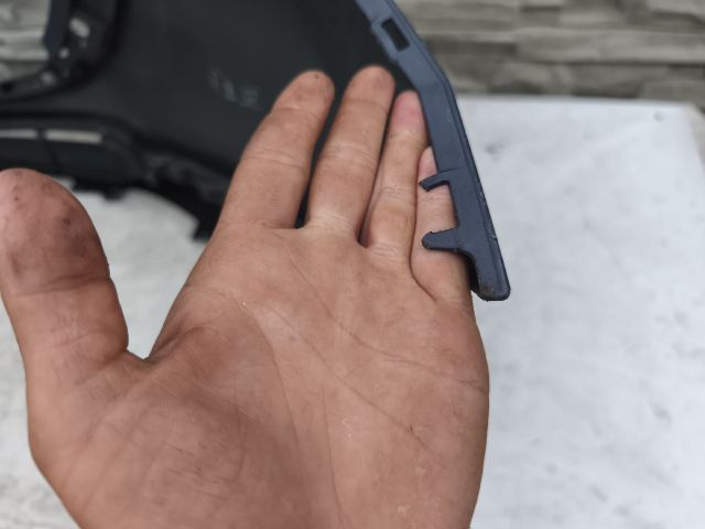 bontott MAZDA 2 Első Lökhárító (Részeivel)