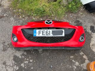 bontott MAZDA 2 Első Lökhárító (Részeivel)