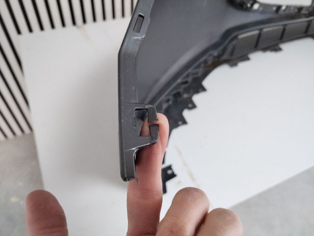 bontott MAZDA 2 Első Lökhárító (Üresen)