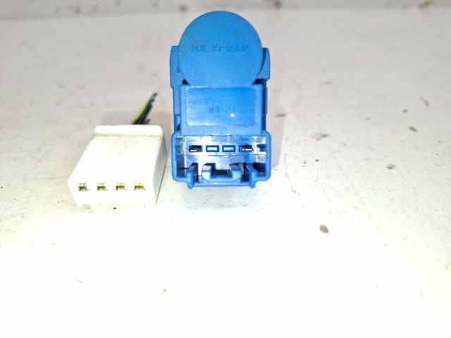 bontott MAZDA 2 Fék Pedál Kapcsoló