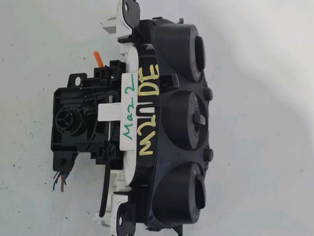 bontott MAZDA 2 Fűtéskapcsoló (manuális klímás)