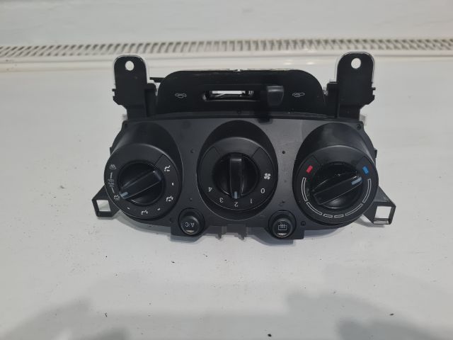 bontott MAZDA 2 Fűtéskapcsoló (manuális klímás)
