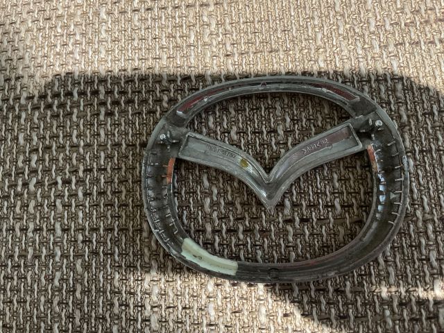 bontott MAZDA 2 Hátsó Embléma