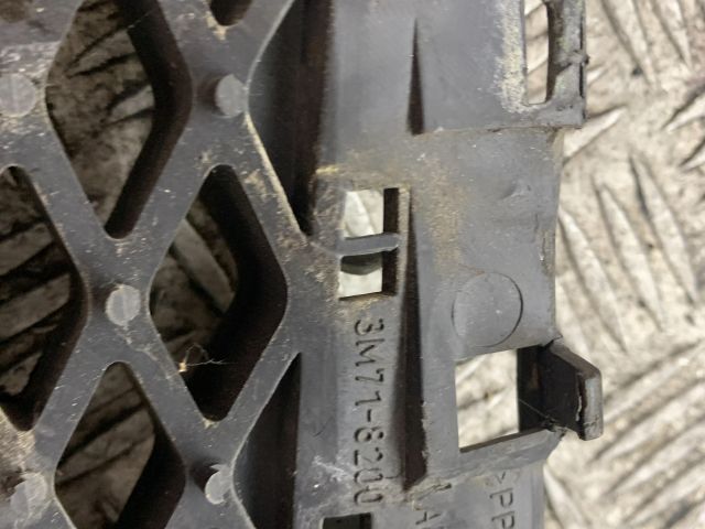 bontott MAZDA 2 Hűtőrács