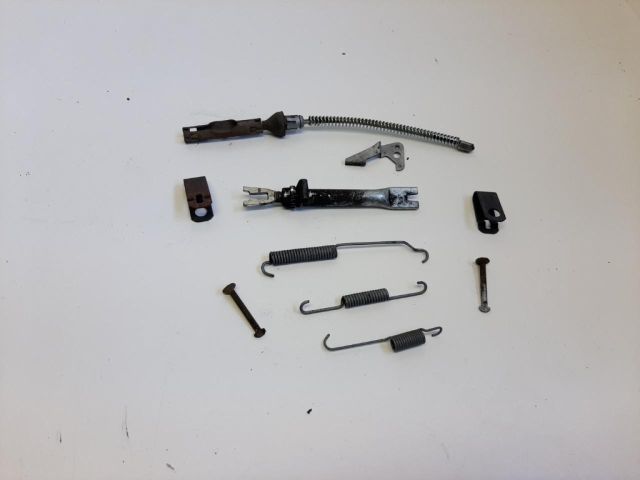 bontott MAZDA 2 Jobb Dobfék Utánállító