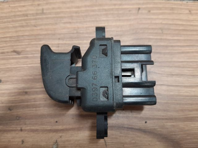 bontott MAZDA 2 Jobb első Ablakemelő Kapcsoló