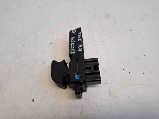 bontott MAZDA 2 Jobb első Ablakemelő Kapcsoló