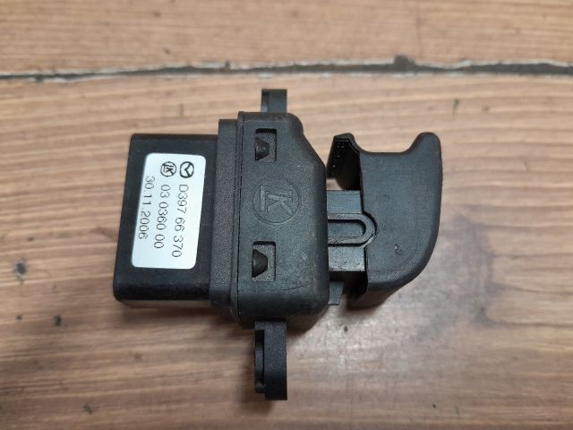 bontott MAZDA 2 Jobb első Ablakemelő Kapcsoló