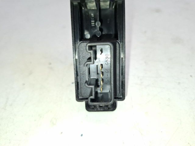 bontott MAZDA 2 Jobb első Ablakemelő Kapcsoló