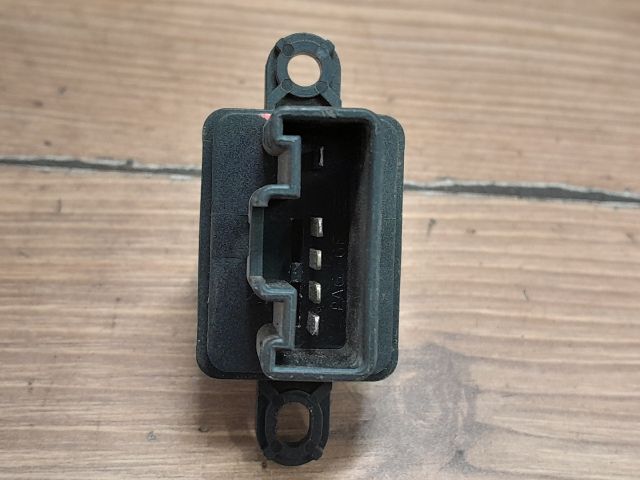 bontott MAZDA 2 Jobb első Ablakemelő Kapcsoló