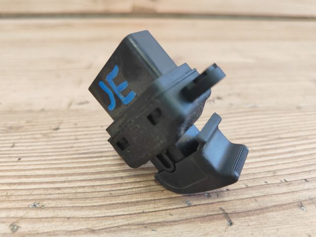 bontott MAZDA 2 Jobb első Ablakemelő Kapcsoló