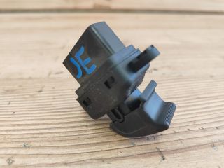 bontott MAZDA 2 Jobb első Ablakemelő Kapcsoló