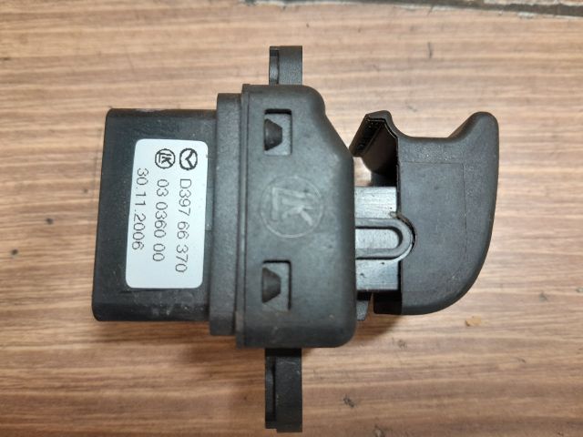 bontott MAZDA 2 Jobb első Ablakemelő Kapcsoló