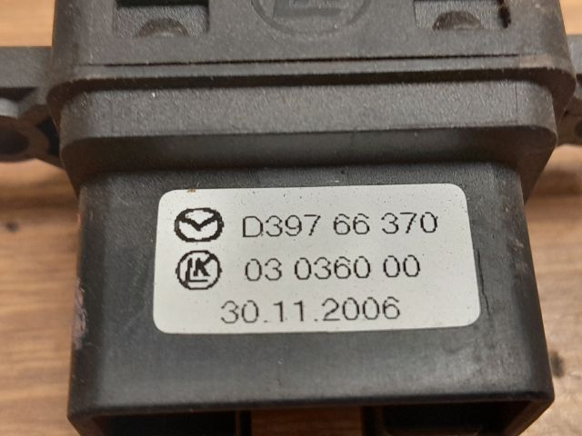 bontott MAZDA 2 Jobb első Ablakemelő Kapcsoló