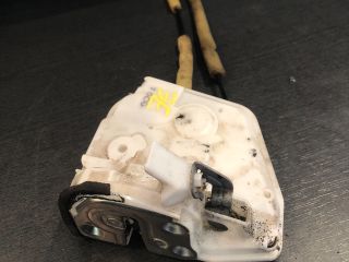 bontott MAZDA 2 Jobb első Ajtózár