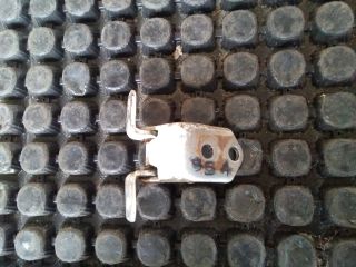 bontott MAZDA 2 Jobb első Alsó Zsanér