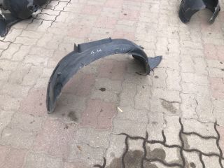 bontott MAZDA 2 Jobb első Dobbetét (Kerékjárati, Műanyag)