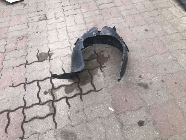 bontott MAZDA 2 Jobb első Dobbetét (Kerékjárati, Műanyag)