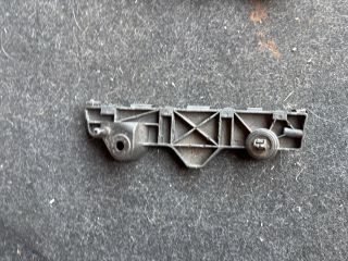 bontott MAZDA 2 Jobb első Oldal Lökhárító Tartó (Műanyag)