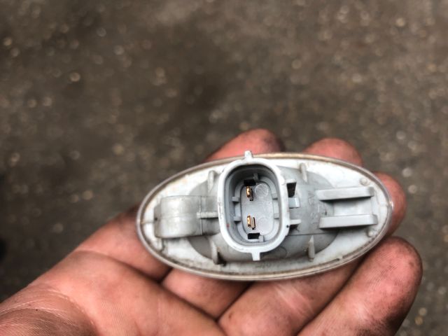 bontott MAZDA 2 Jobb első Sárvédő Irányjelző