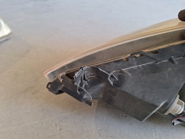 bontott MAZDA 2 Jobb Fényszóró