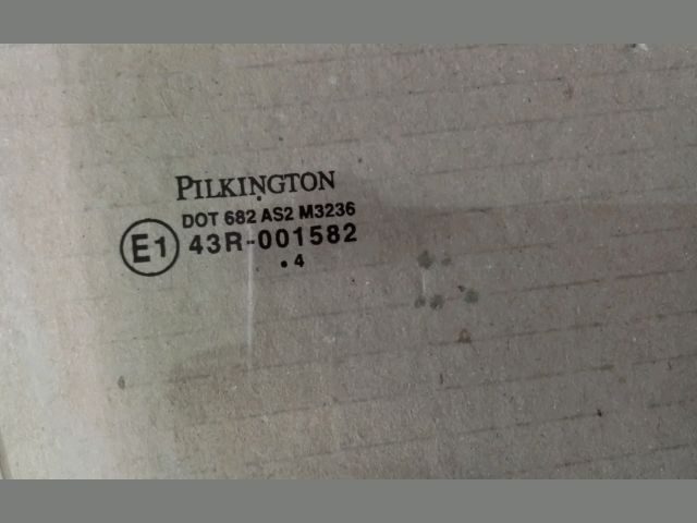 bontott MAZDA 2 Jobb hátsó Ablak