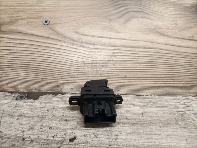 bontott MAZDA 2 Jobb hátsó Ablakemelő Kapcsoló