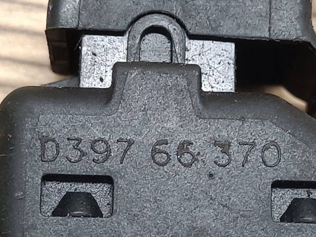 bontott MAZDA 2 Jobb hátsó Ablakemelő Kapcsoló