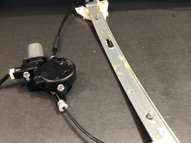 bontott MAZDA 2 Jobb hátsó Ablakemelő Szerkezet (Elektromos)