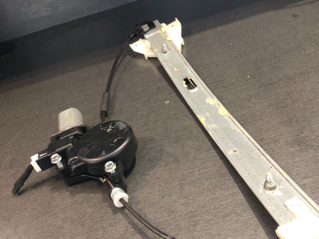 bontott MAZDA 2 Jobb hátsó Ablakemelő Szerkezet (Elektromos)