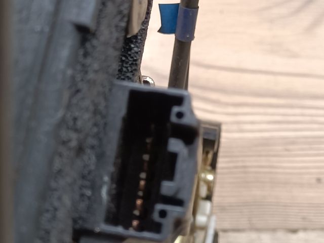 bontott MAZDA 2 Jobb hátsó Ajtózár