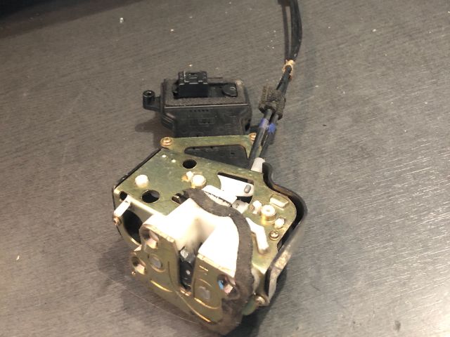 bontott MAZDA 2 Jobb hátsó Ajtózár