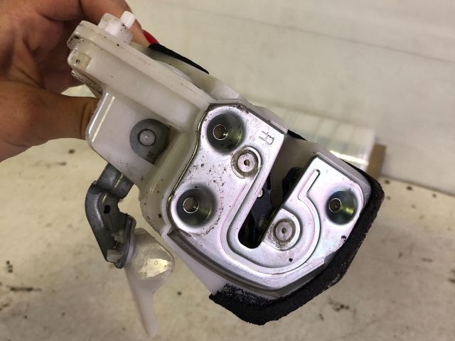 bontott MAZDA 2 Jobb hátsó Ajtózár