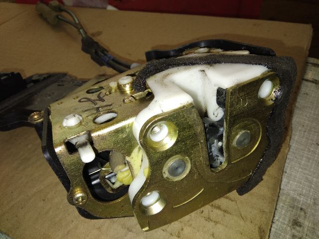 bontott MAZDA 2 Jobb hátsó Ajtózár