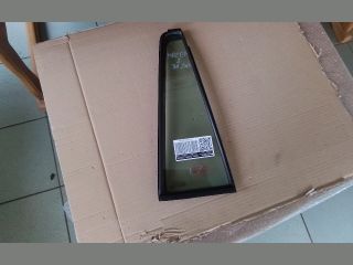 bontott MAZDA 2 Jobb hátsó Fixüveg (Ajtóban)