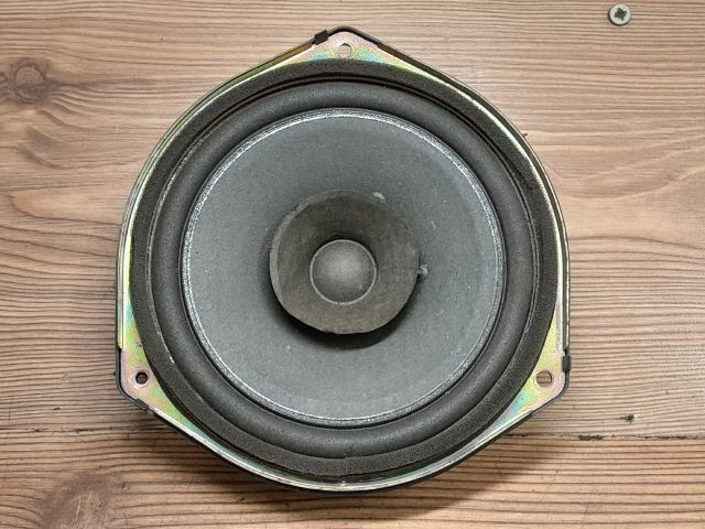 bontott MAZDA 2 Jobb hátsó Hangszóró