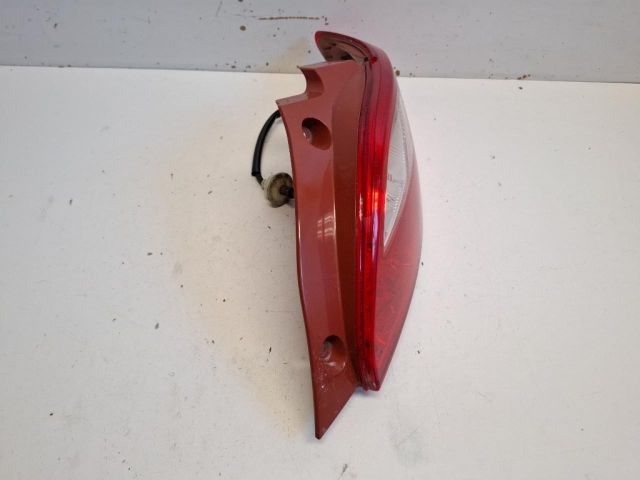 bontott MAZDA 2 Jobb Hátsó Lámpa