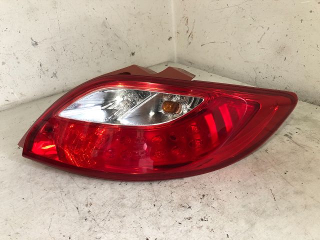 bontott MAZDA 2 Jobb Hátsó Lámpa